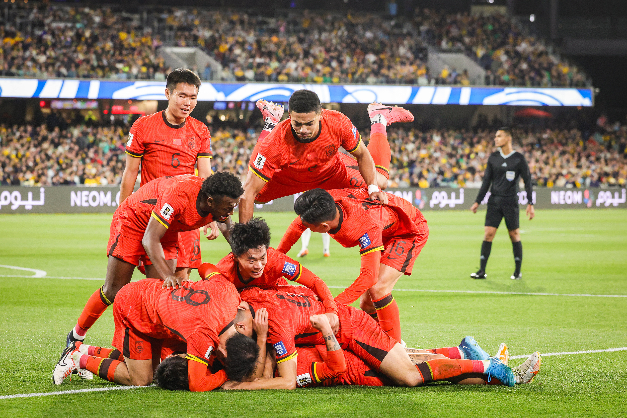 线上娱乐-包含那不勒斯客场战胜联盟，继续领跑的词条